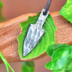Arrow head Pendant with adjustable leather cord