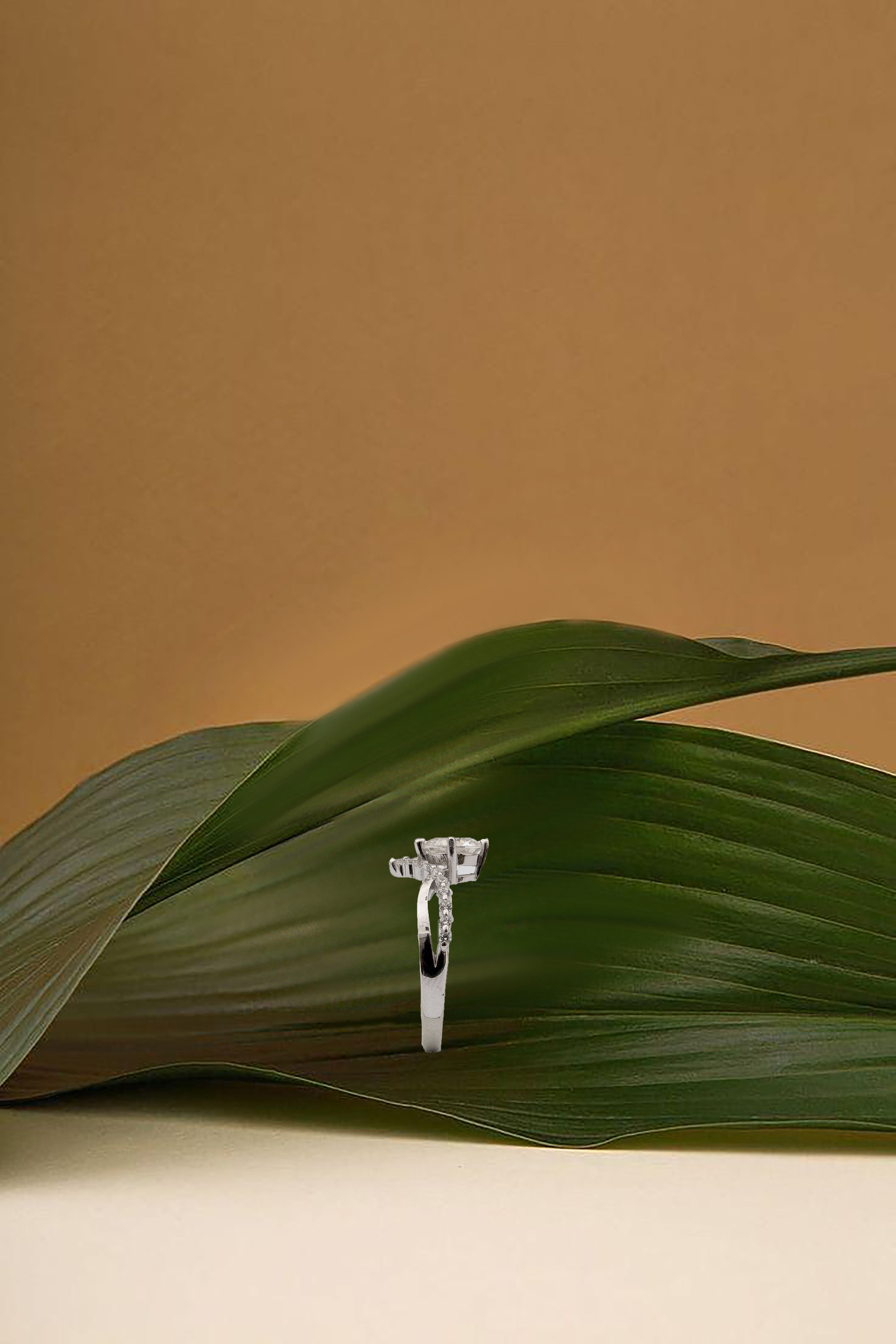 Moissanite lab grown diamond High Quality Crown Love Ring