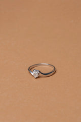 Fashion Design Luxury 0.3Carat Heart Cut Sparkling Moissanite Ring