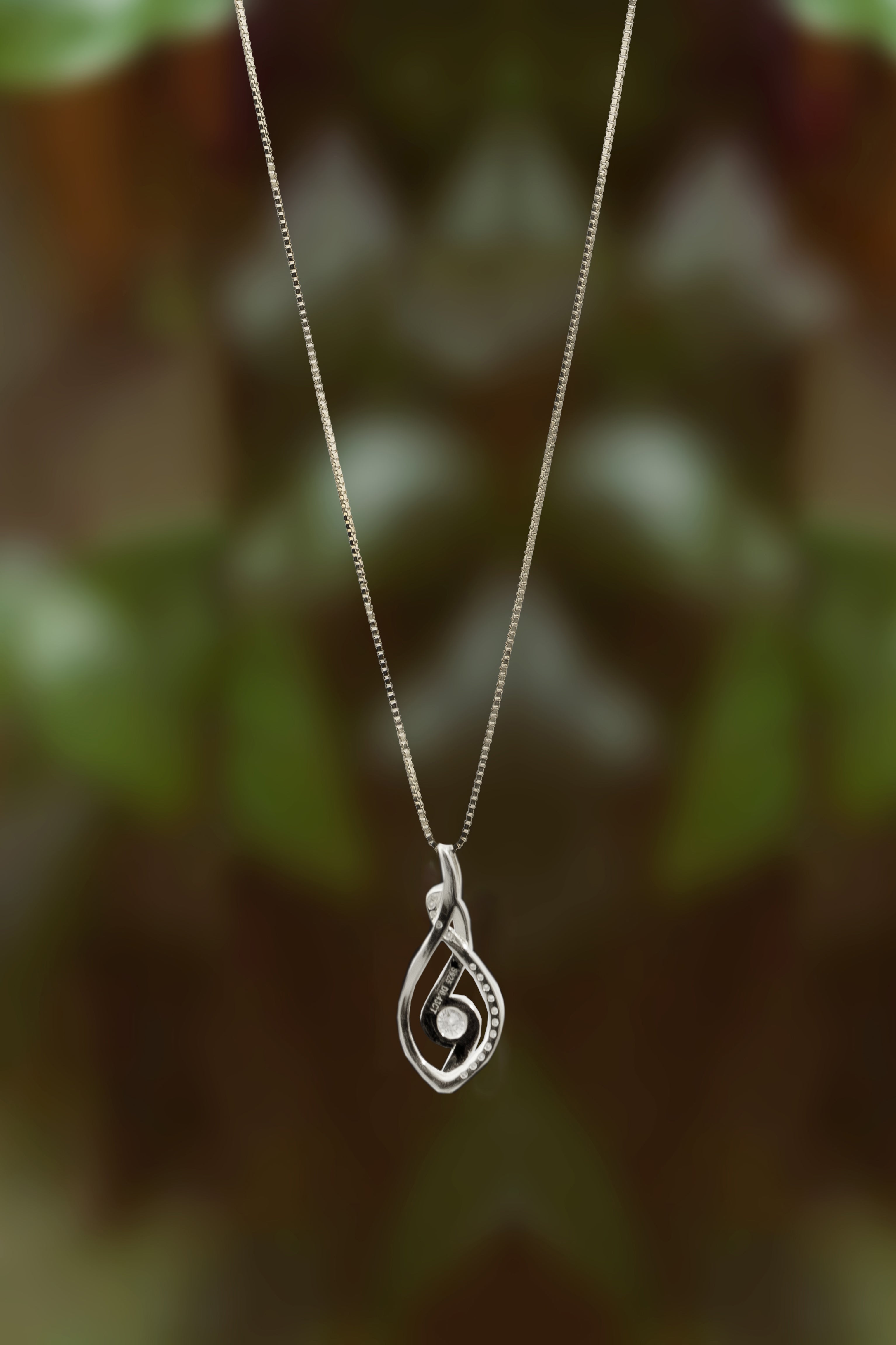 Exquisite Pendant Necklace with 1Carat Moissanite  Necklace 
