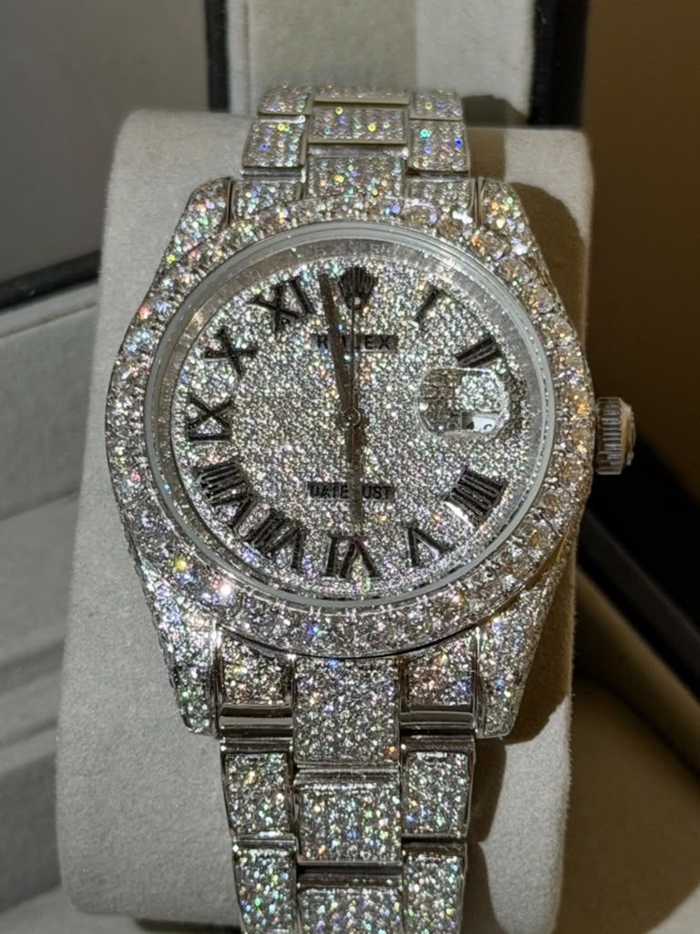 Datejust Custom Made  26 Carat Automatic Moissanite Watch Secondary image